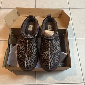 UGG Tazz Captain Slippers